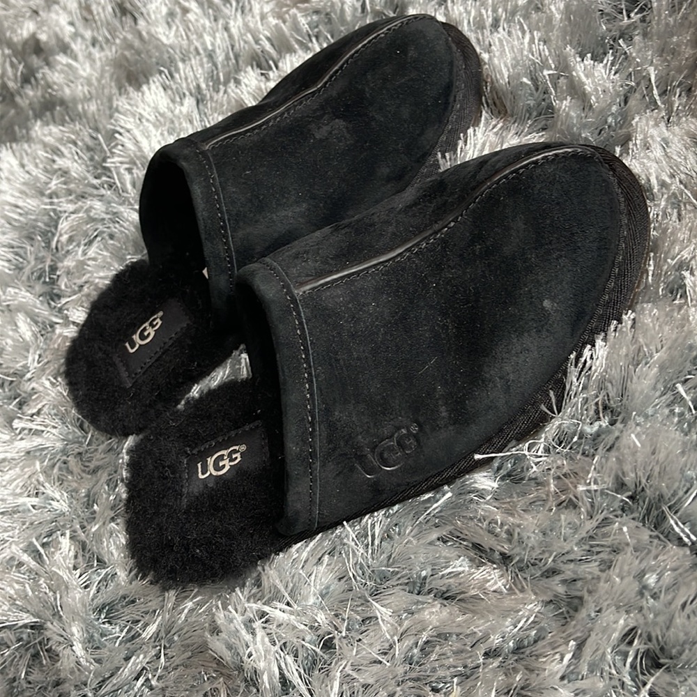 Ugg Slipper - Picture 8 of 11